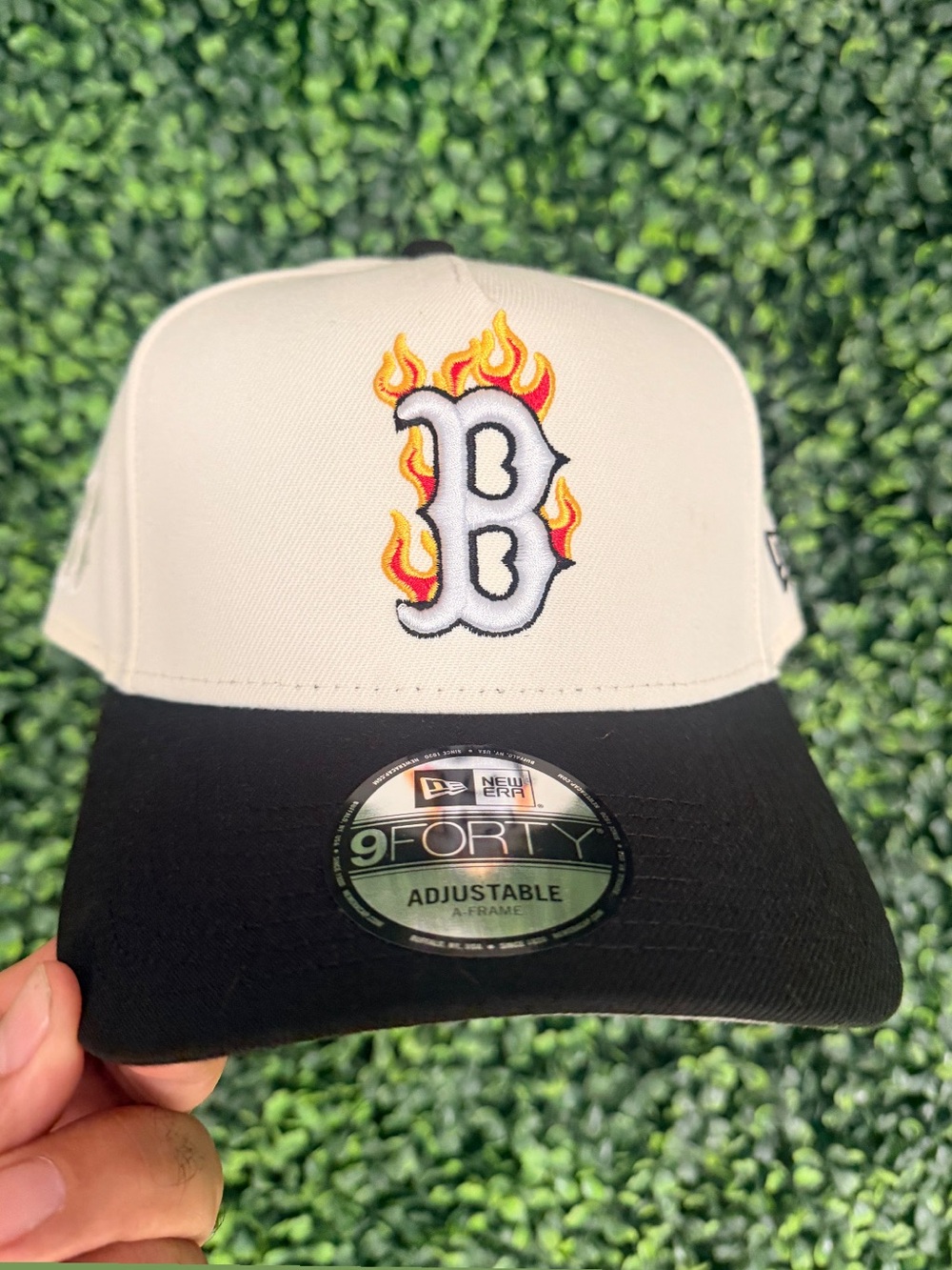 New Era Kids Two-Tone White Crown Black Brim Cap with Flame B Patch